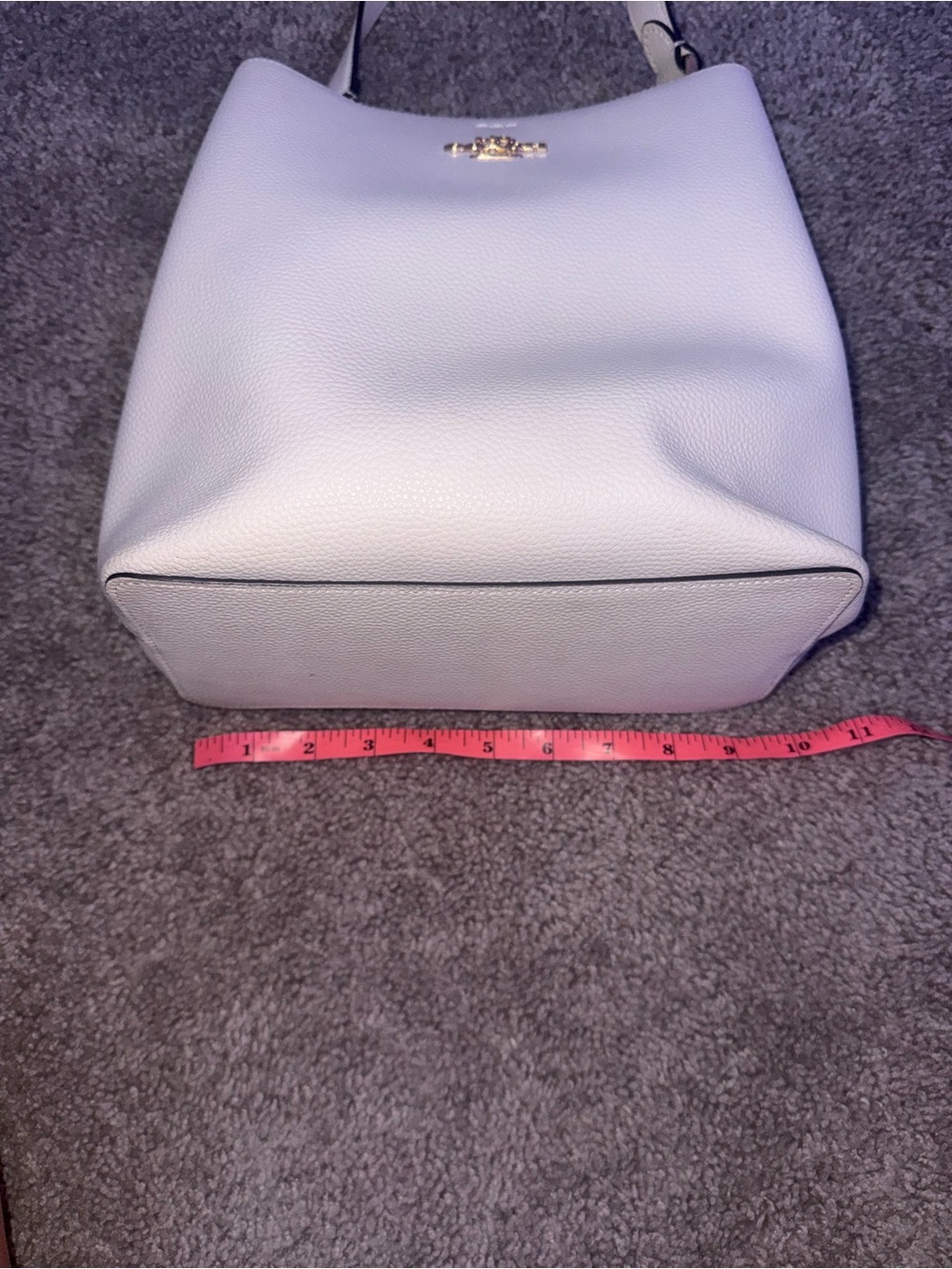Coach Town Bucket Bag in white with light brown interior - Picture 3 of 6